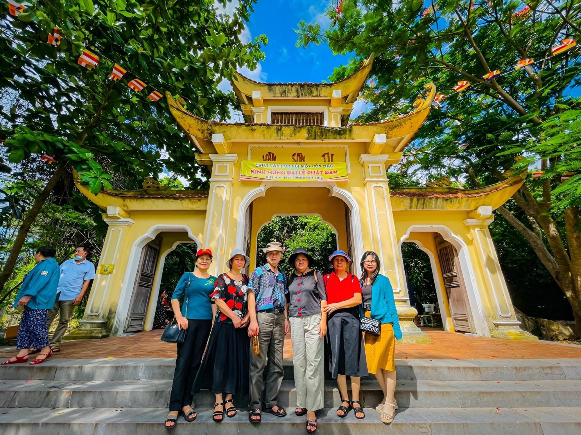 Duy Canh Homestay Chi Khu Co Ong Extérieur photo